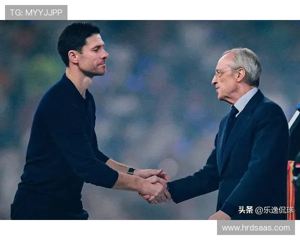 阿隆索皇马首秀温情时刻：爱妻助阵，伯纳乌见证新章(2)